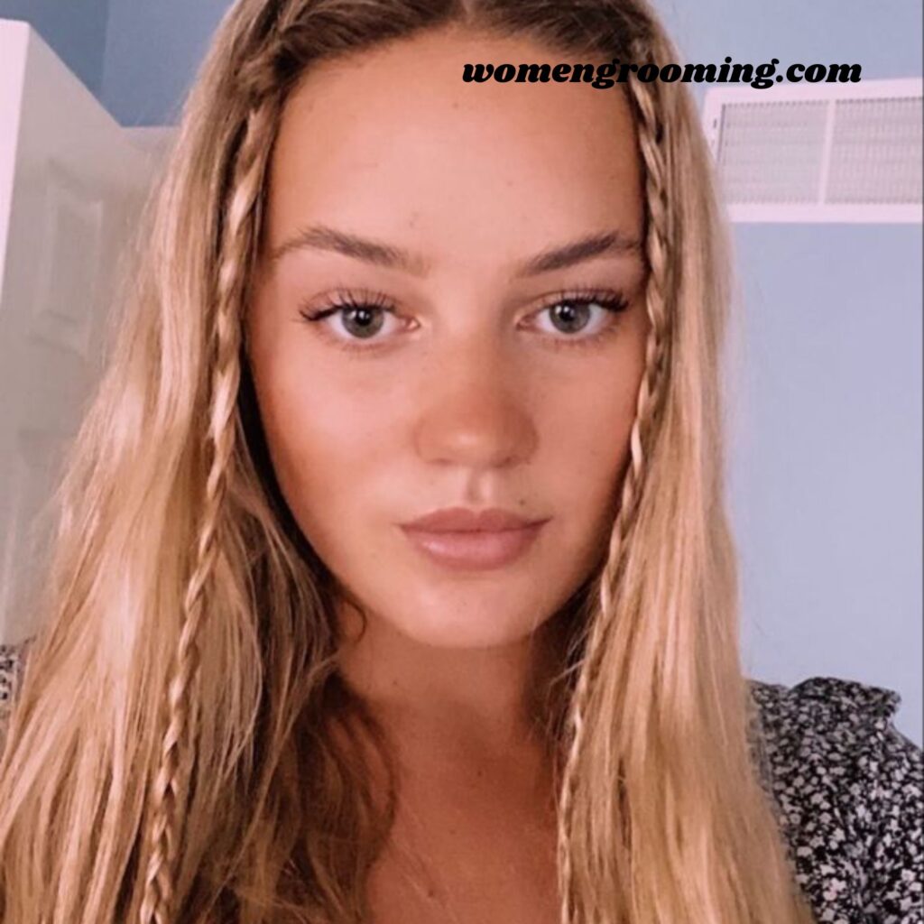 16. Mini Front Braids