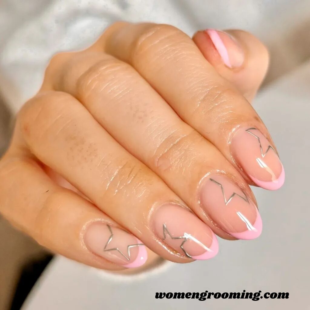 18. Star French Tips