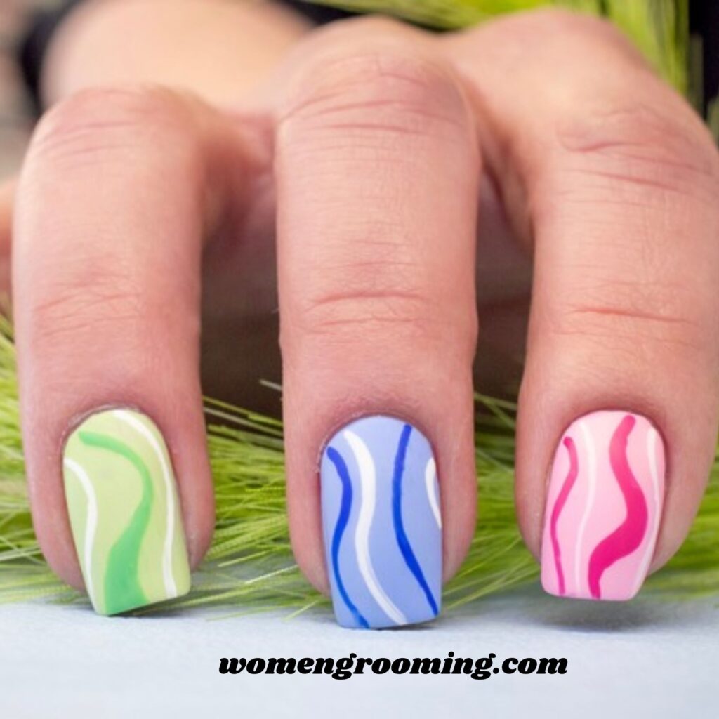 Abstract Swirl Nails