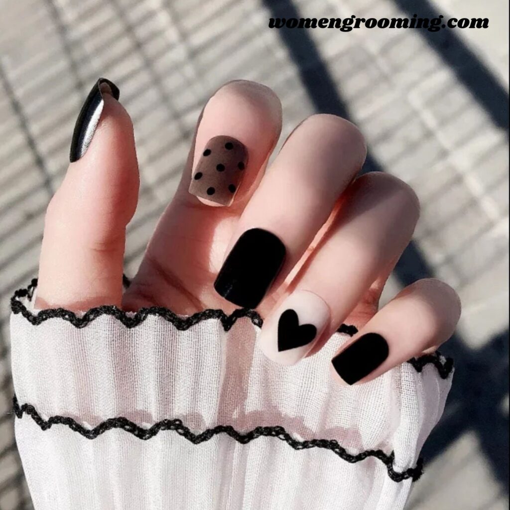 Black and White Gothic Hearts