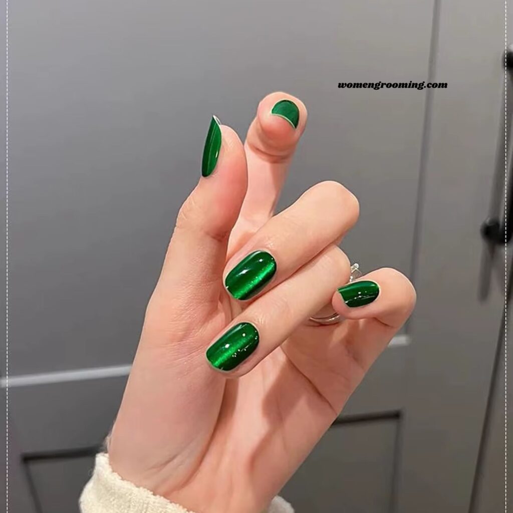 Emerald Green Cat Eye Nails