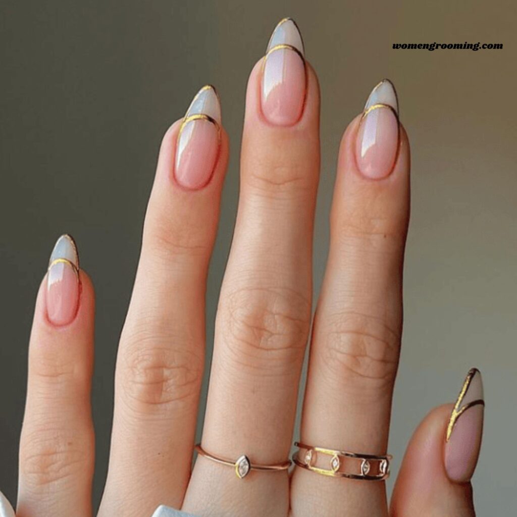 Minimal Gold Line Nails
