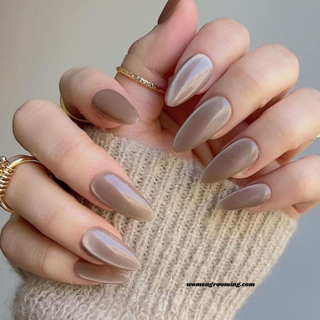Nude Cat Eye Nails