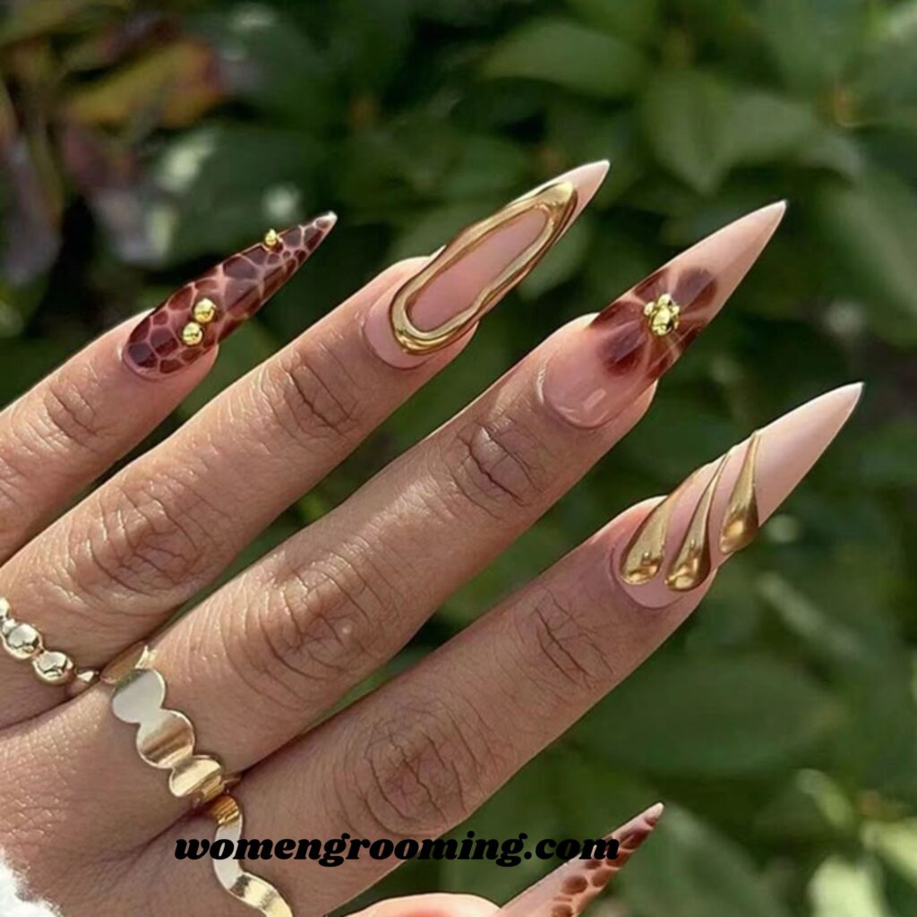 _Sculpted Almond Swag Nails