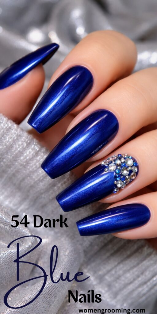 dark blue nails